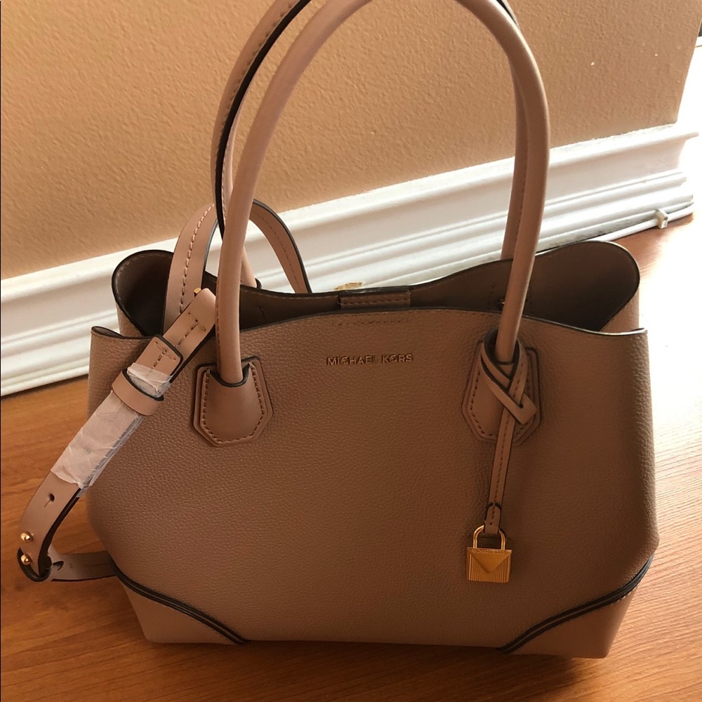 Michael Kors Leather Tote in Fawn